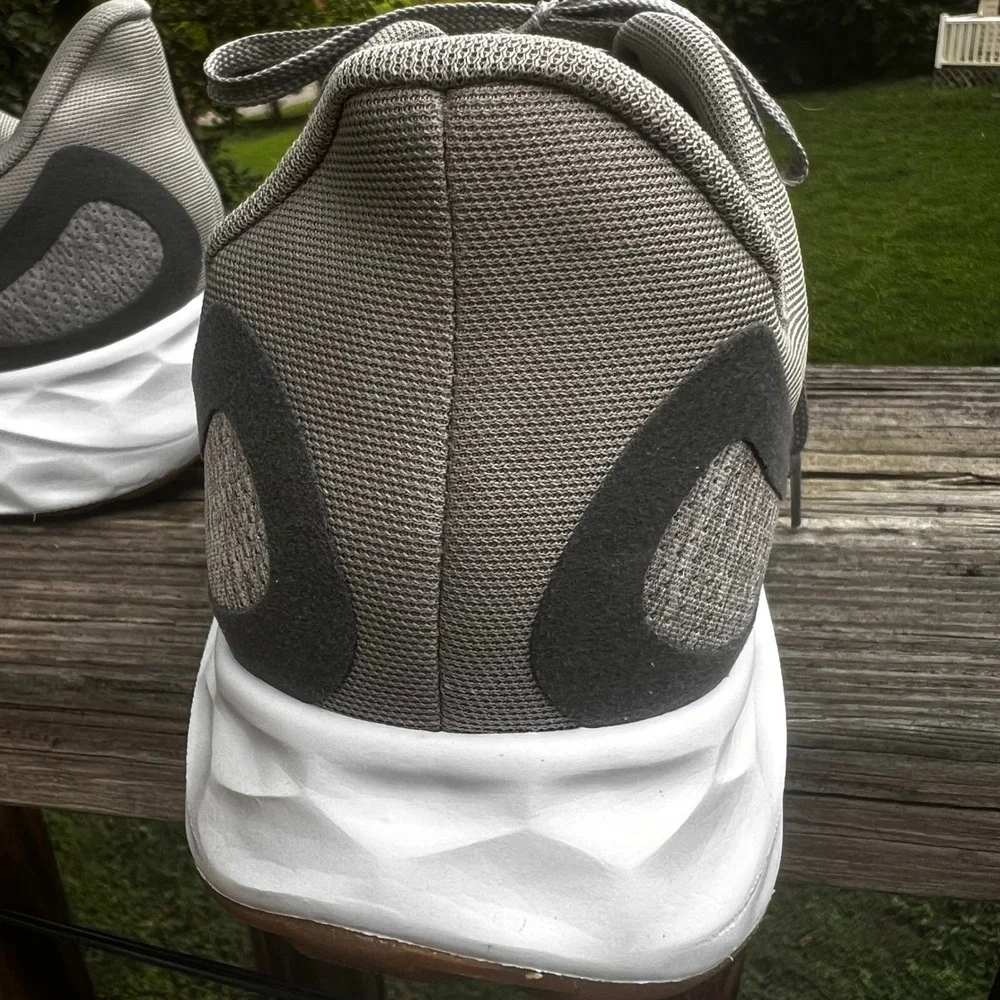 New Balance Running Shoes Fresh Foam Arishi Grey White Athletic Gym size 14